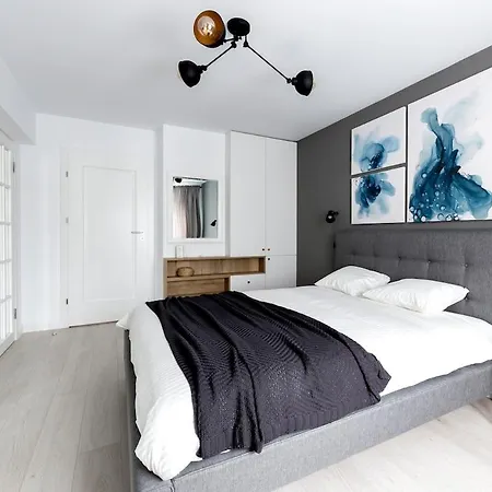 Charming Downtown With Park View Appartement Bucarest