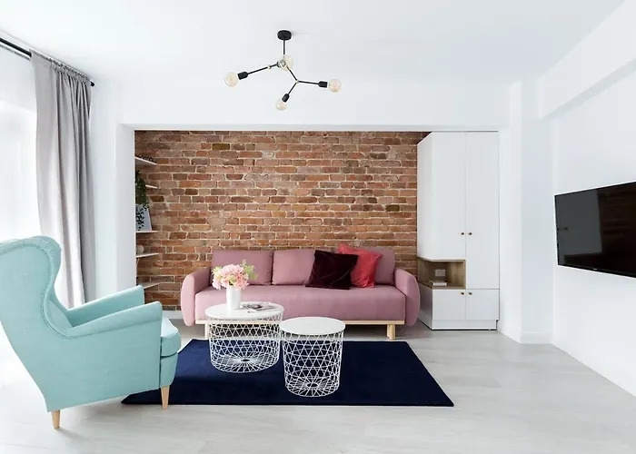 Charming Downtown With Park View Apartment *